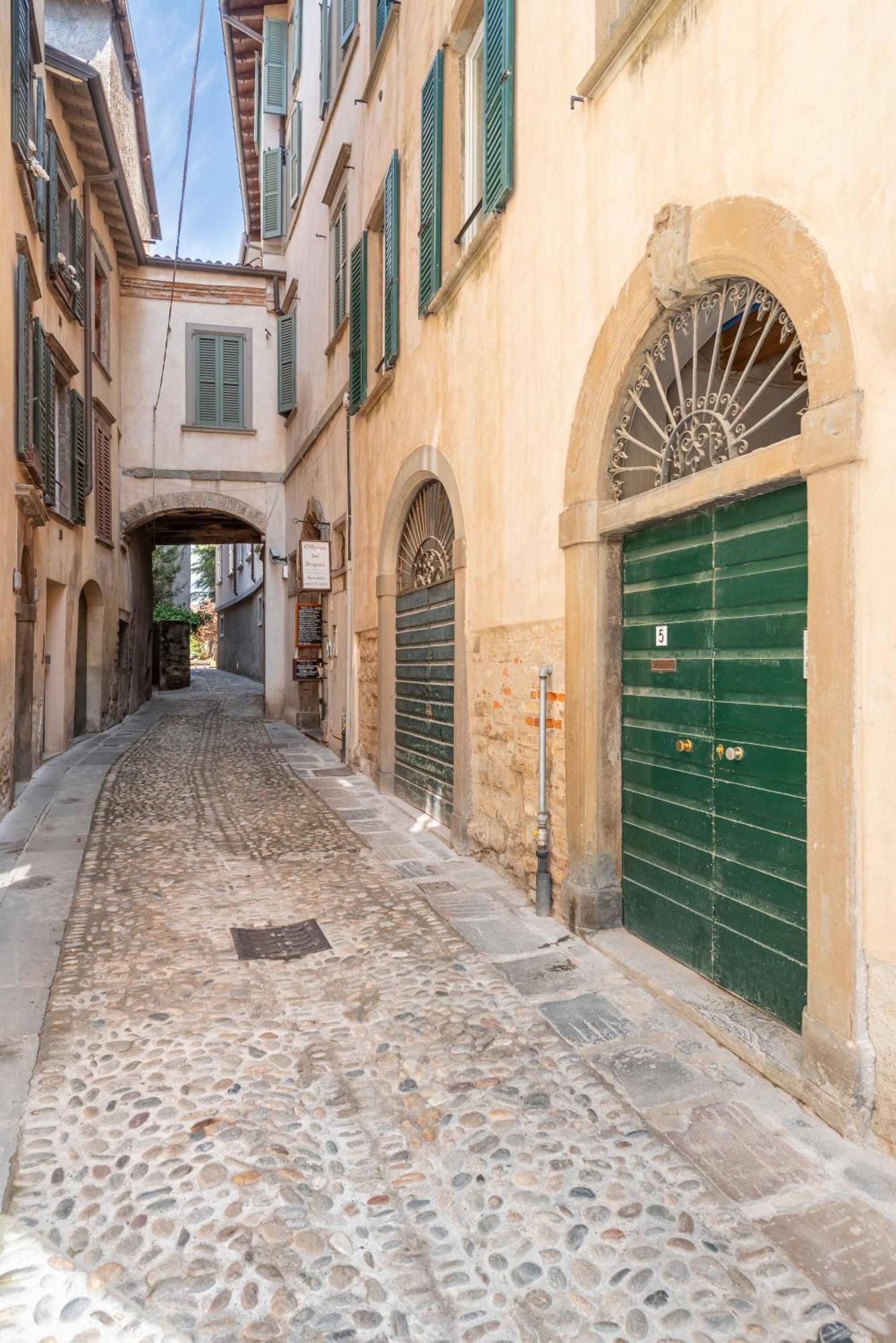 Golden Chic - Citta Alta Apartment Bergamo Exterior foto