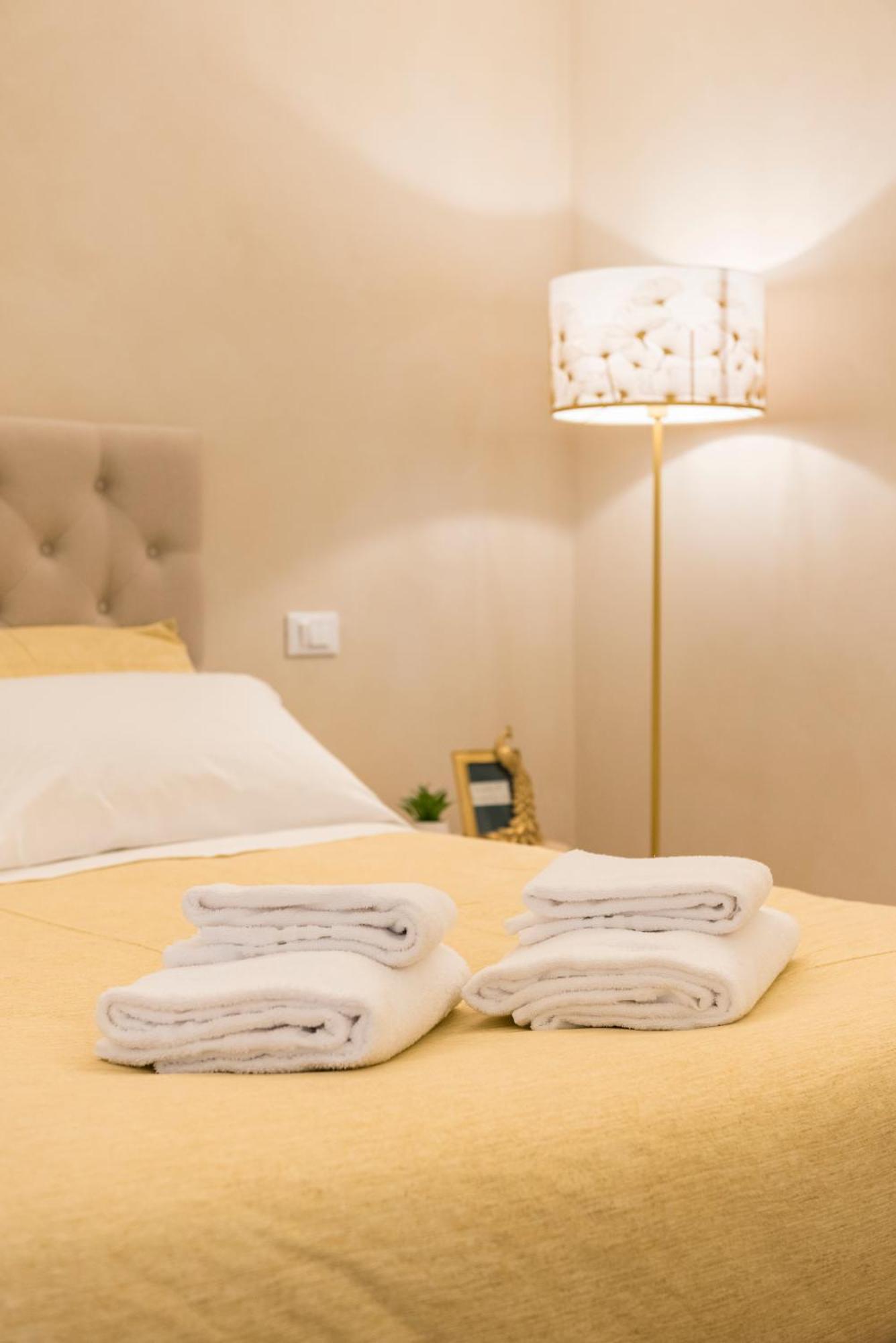 Golden Chic - Citta Alta Apartment Bergamo Cameră foto